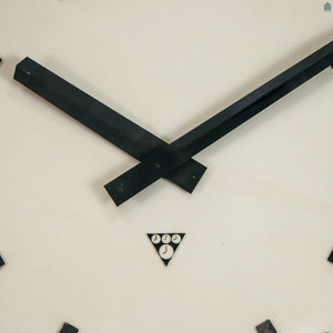 Pragotron P273 49 cm Clock